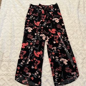Sky active size M floral print pant